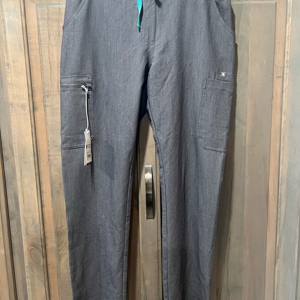 Figs Charcoal Cargo Pants for Men